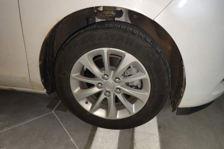 Used Buick GL8 2017 ES 28T Comfort Model China V Standard Right Front Wheel Hub