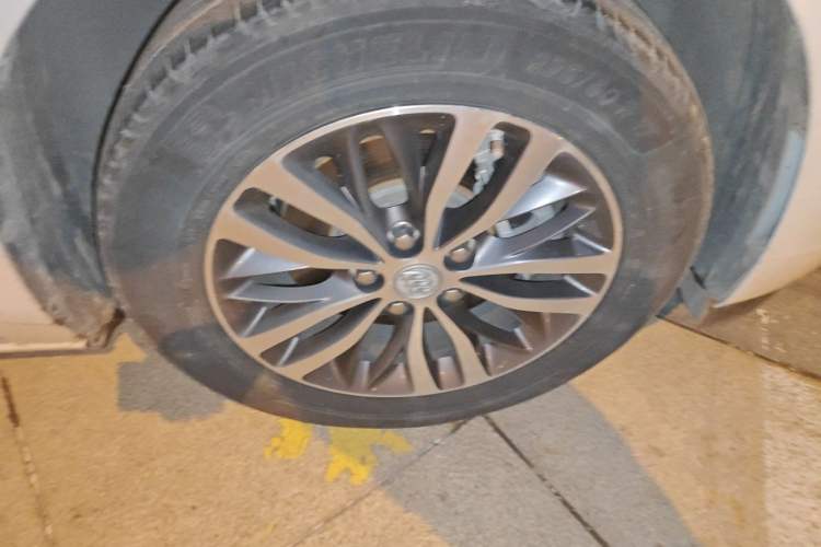 Used Buick GL8 2017 ES 28T Luxury Model China V Standard Right Front Wheel Hub