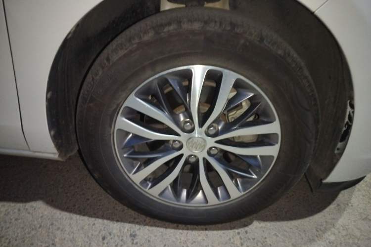 Used Buick GL8 2017 ES 28T Luxury Model China V Standard Right Front Wheel Hub