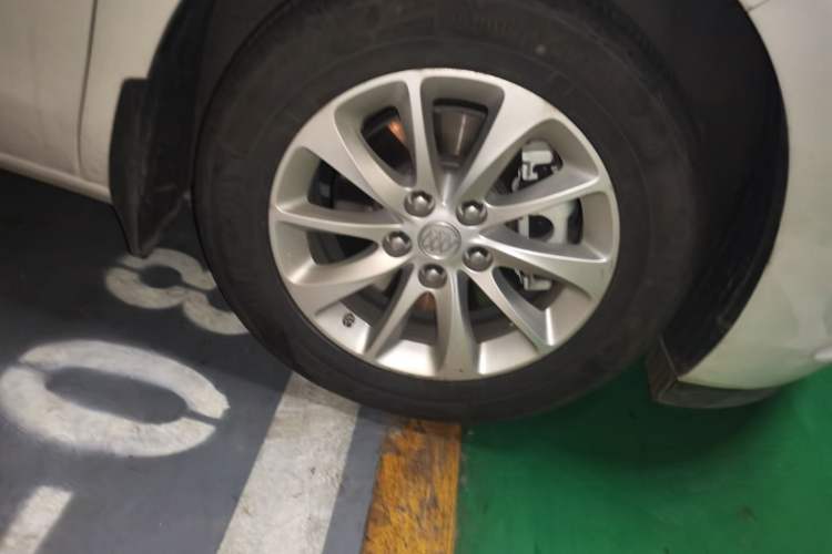 Used Buick GL8 2017 ES 28T Comfort Model China V Standard Right Front Wheel Hub