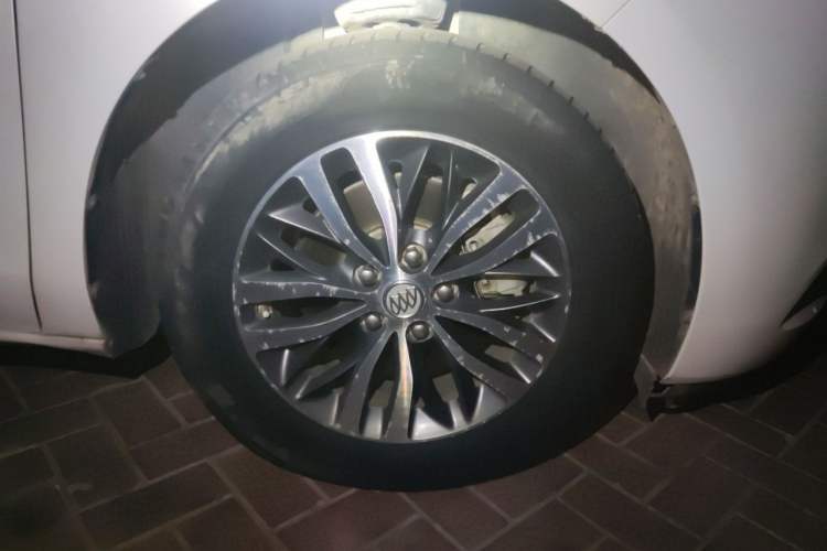 Used Buick GL8 2017 ES 28T Luxury Model China V Standard Right Front Wheel Hub