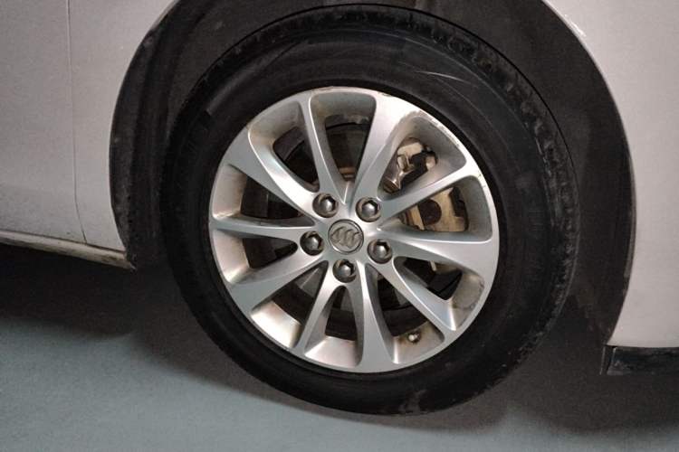 Used Buick GL8 2017 ES 28T Comfort Model China V Standard Right Front Wheel Hub