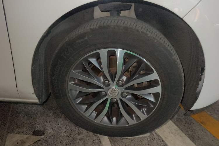 Used Buick GL8 2017 ES 28T Luxury Model China V Standard Right Front Wheel Hub