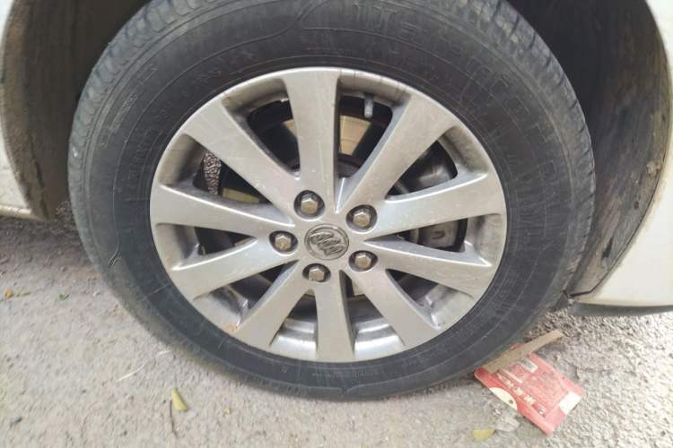 Used Buick GL8 2017 25S Luxury Version China V Standard Right Front Wheel Hub