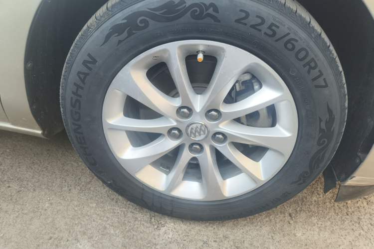 Used Buick GL8 2017 ES 28T Premium Version China V Standard Right Front Wheel Hub