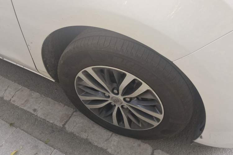 Used Buick GL8 2017 ES 28T Luxury Model China V Standard Right Front Wheel Hub