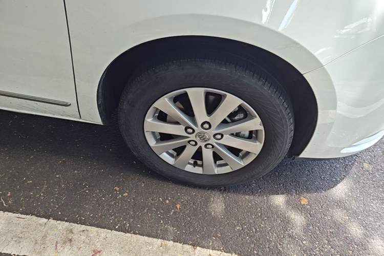 Used Buick GL8 2017 25S Prestige Version China V Standard Right Front Wheel Hub
