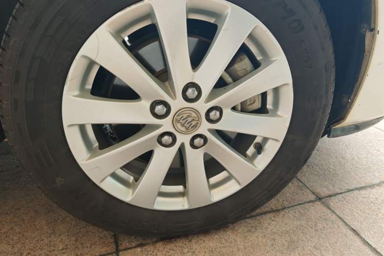 Used Buick GL8 2017 25S Comfort Version China V Standard Right Front Wheel Hub