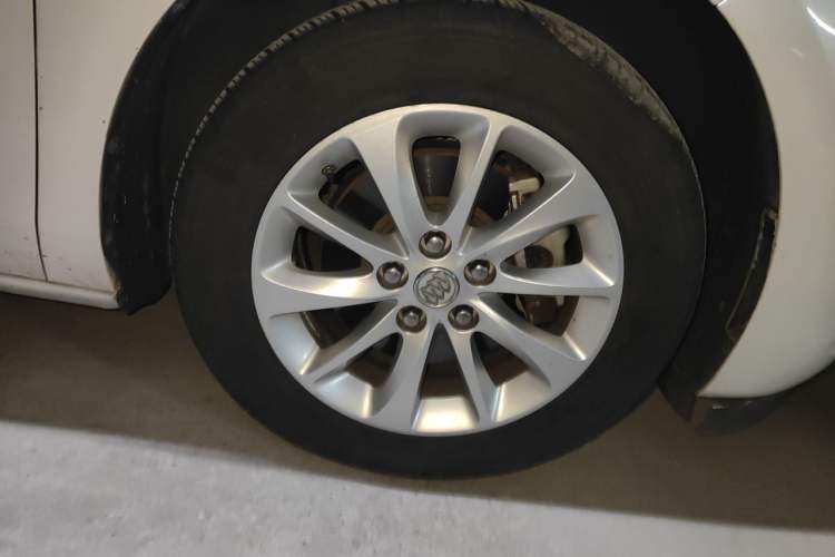 Used Buick GL8 2017 ES 28T Comfort Model China V Standard Right Front Wheel Hub