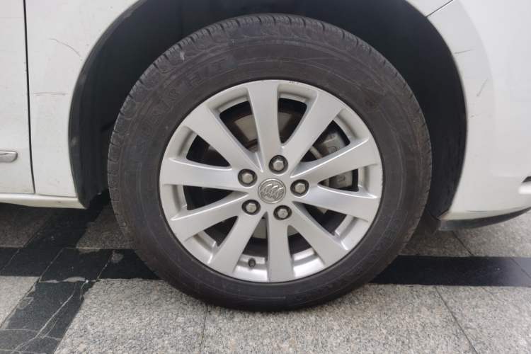 Used Buick GL8 2017 25S Luxury Version China V Standard Right Front Wheel Hub