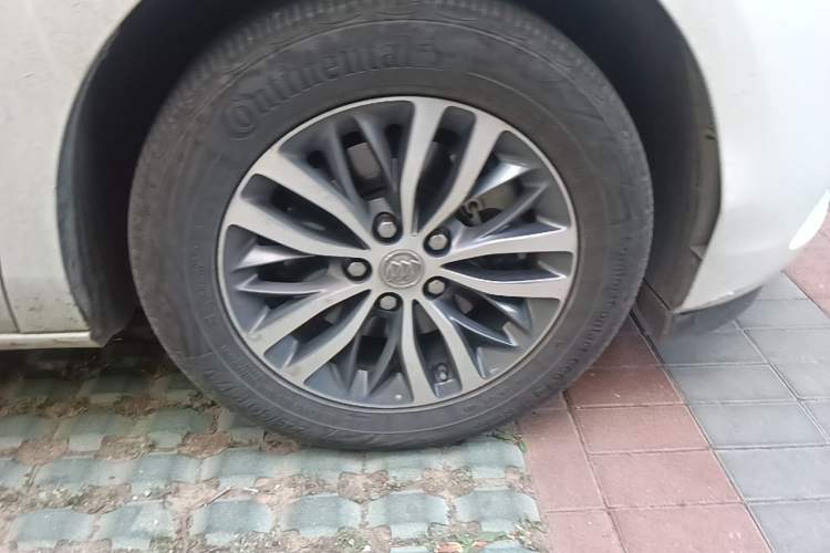 Used Buick GL8 2017 ES 28T Luxury Model China V Standard Right Front Wheel Hub