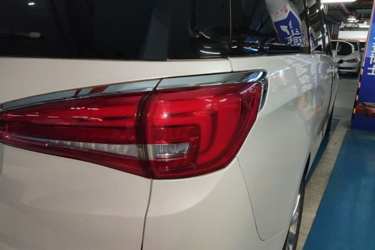 Used Buick GL8 2017 ES 28T Premium Version China V Standard Right Rear Taillight