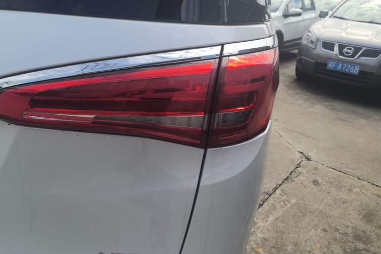 Used Buick GL8 2017 ES 28T Premium Version China V Standard Right Rear Taillight