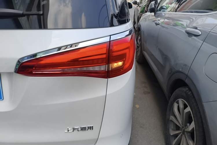 Used Buick GL8 2017 ES 28T Flagship Model China V Standard Right Rear Taillight