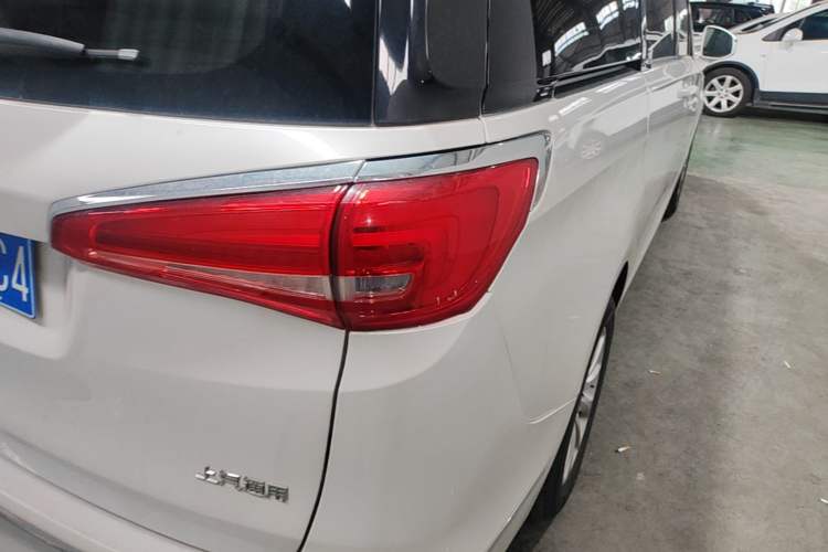 Used Buick GL8 2017 ES 28T Comfort Model China V Standard Right Rear Taillight