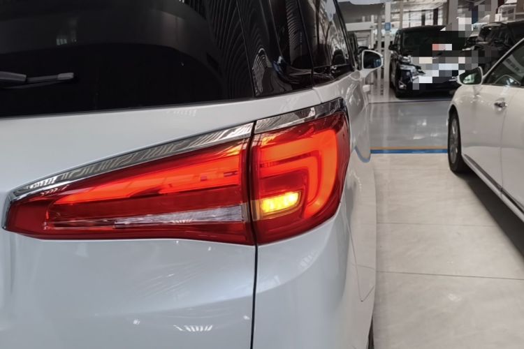 Used Buick GL8 2017 ES 28T Premium Version China V Standard Right Rear Taillight