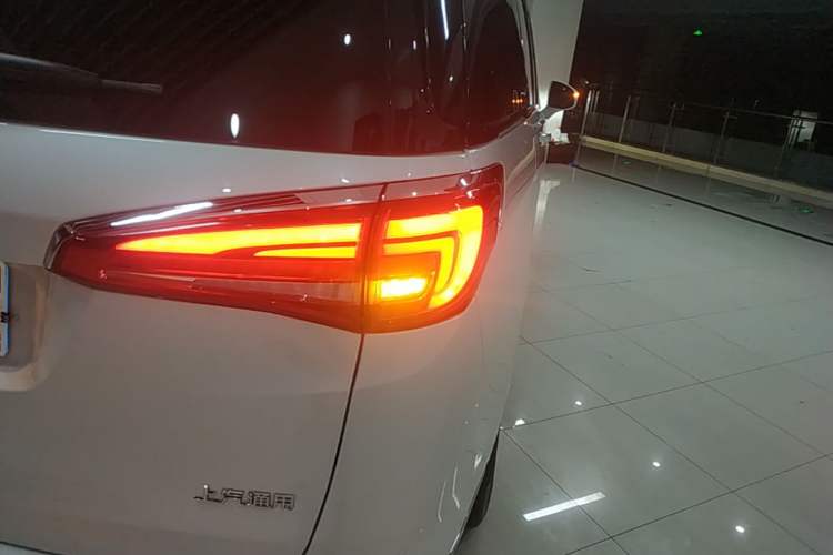 Used Buick GL8 2017 ES 28T Flagship Model China V Standard Right Rear Taillight