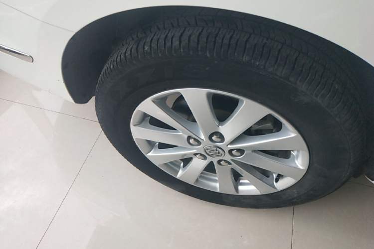 Used Buick GL8 2017 25S Luxury Version China V Standard Right Rear Wheel Hub