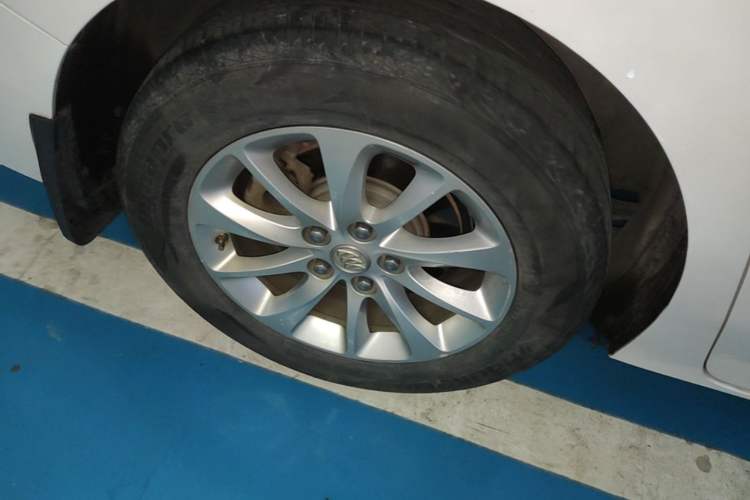 Used Buick GL8 2017 ES 28T Premium Version China V Standard Right Rear Wheel Hub