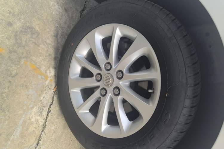 Used Buick GL8 2017 ES 28T Premium Version China V Standard Right Rear Wheel Hub