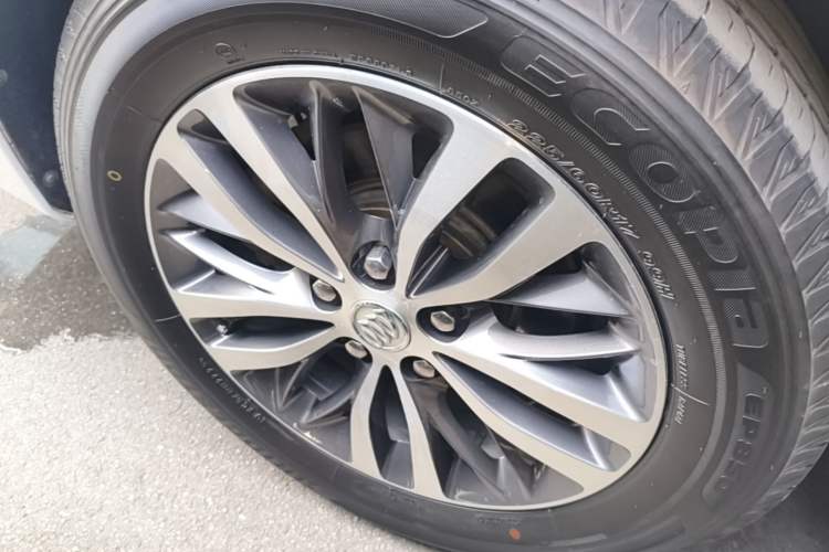 Used Buick GL8 2017 ES 28T Flagship Model China V Standard Right Rear Wheel Hub