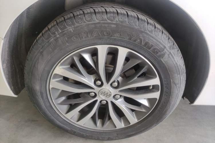 Used Buick GL8 2017 ES 28T Luxury Model China V Standard Right Rear Wheel Hub