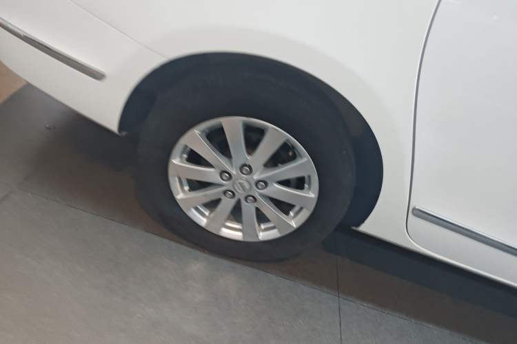 Used Buick GL8 2017 25S Prestige Version China V Standard Right Rear Wheel Hub