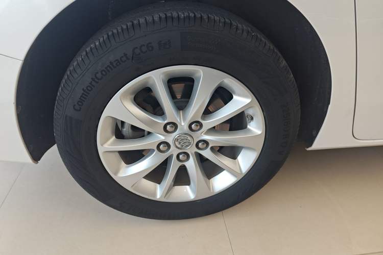Used Buick GL8 2017 ES 28T Premium Version China V Standard Right Rear Wheel Hub