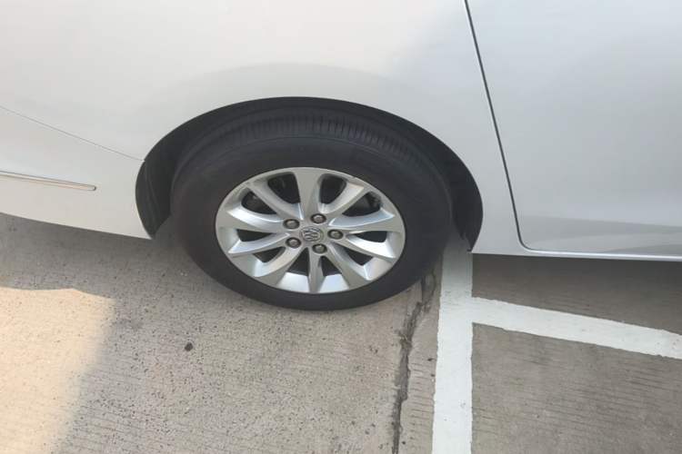 Used Buick GL8 2017 ES 28T Premium Version China V Standard Right Rear Wheel Hub