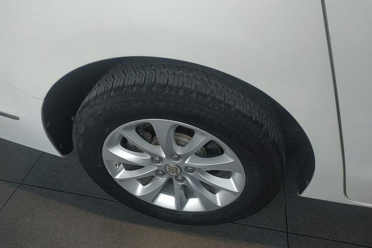 Used Buick GL8 2017 ES 28T Comfort Model China V Standard Right Rear Wheel Hub