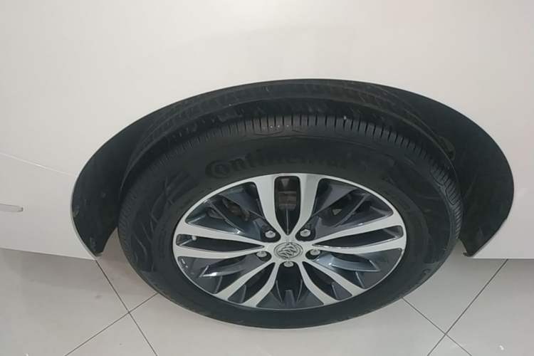 Used Buick GL8 2017 ES 28T Flagship Model China V Standard Right Rear Wheel Hub