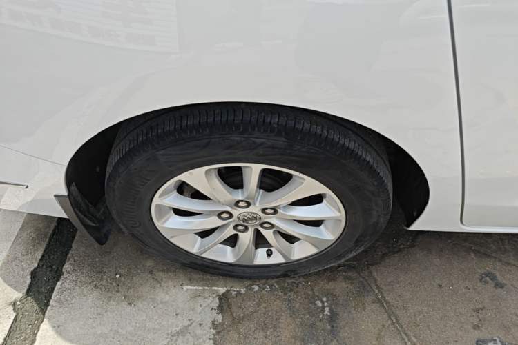 Used Buick GL8 2017 ES 28T Comfort Model China V Standard Right Rear Wheel Hub