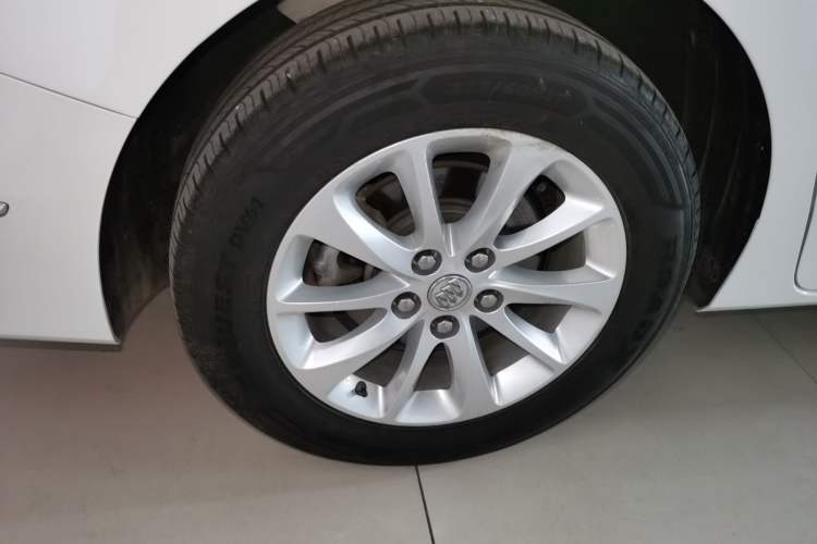 Used Buick GL8 2017 ES 28T Premium Version China V Standard Right Rear Wheel Hub