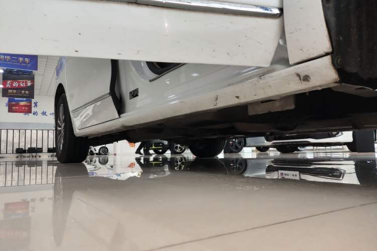 Used Buick GL8 2017 ES 28T Flagship Model China V Standard Right Side Sill
