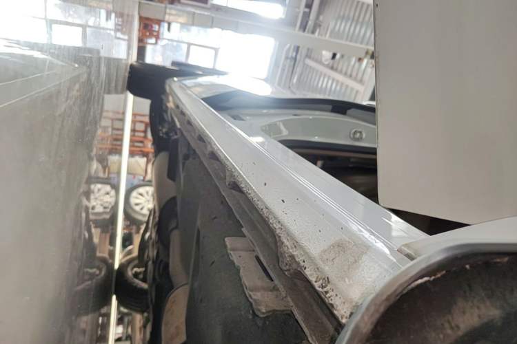 Used Buick GL8 2017 ES 28T Luxury Model China V Standard Right Side Sill