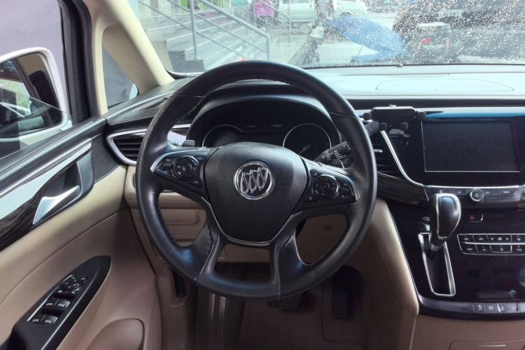 Used Buick GL8 2017 ES 28T Luxury Model China V Standard Steering Wheel