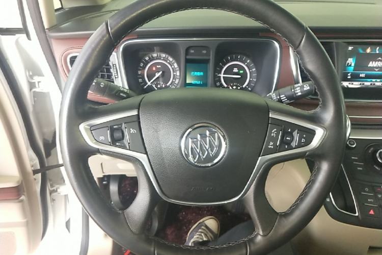 Used Buick GL8 2017 25S Luxury Version China V Standard Steering Wheel