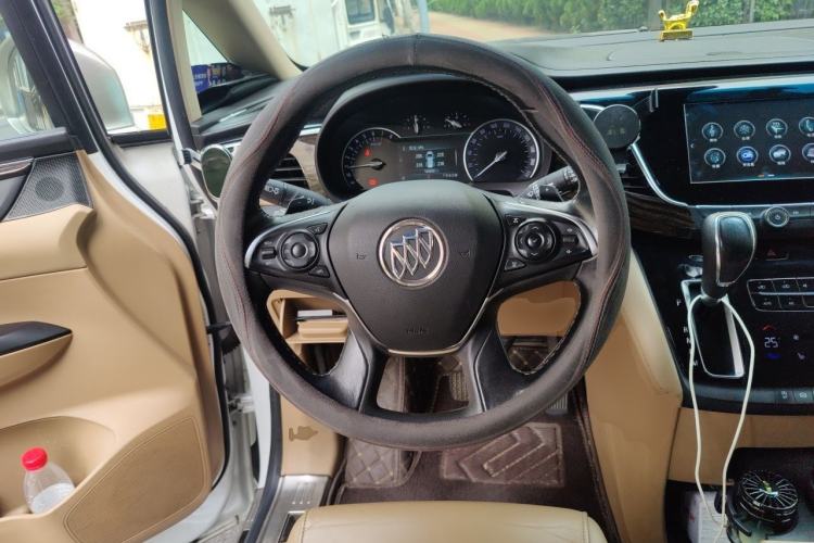 Used Buick GL8 2017 ES 28T Luxury Model China V Standard Steering Wheel