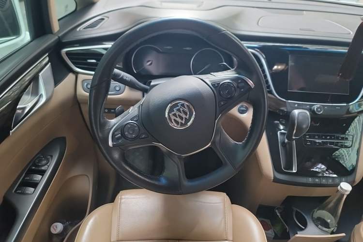 Used Buick GL8 2017 ES 28T Flagship Model China V Standard Steering Wheel