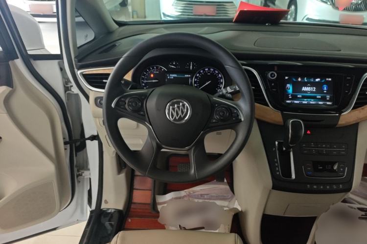 Used Buick GL8 2017 ES 28T Comfort Model China V Standard Steering Wheel