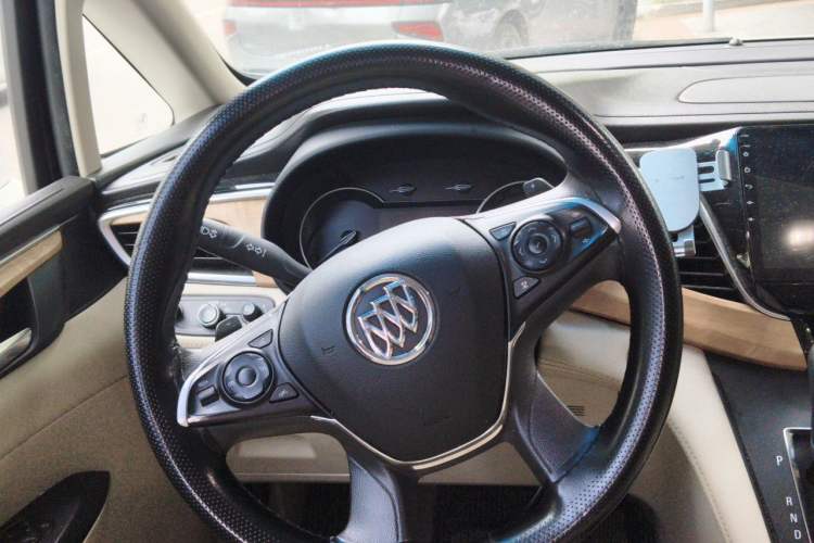 Used Buick GL8 2017 ES 28T Comfort Model China V Standard Steering Wheel