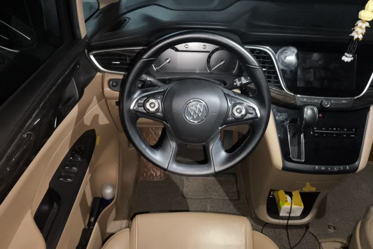 Used Buick GL8 2017 ES 28T Luxury Model China V Standard Steering Wheel
