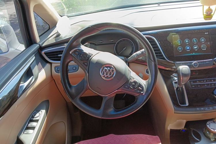 Used Buick GL8 2017 ES 28T Luxury Model China V Standard Steering Wheel