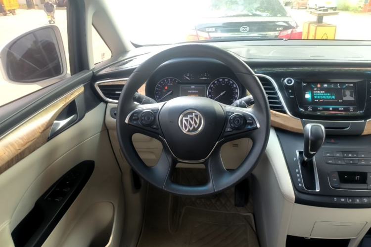 Used Buick GL8 2017 ES 28T Comfort Model China V Standard Steering Wheel