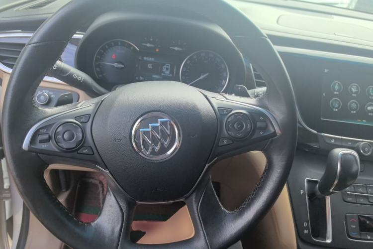 Used Buick GL8 2017 ES 28T Premium Version China V Standard Steering Wheel