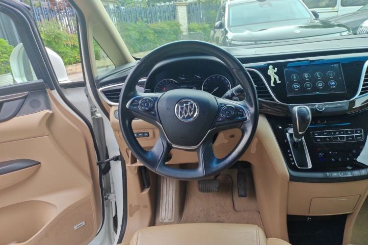 Used Buick GL8 2017 ES 28T Flagship Model China V Standard Steering Wheel