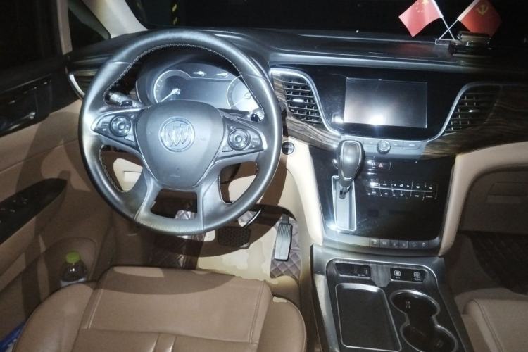 Used Buick GL8 2017 ES 28T Flagship Model China V Standard Steering Wheel