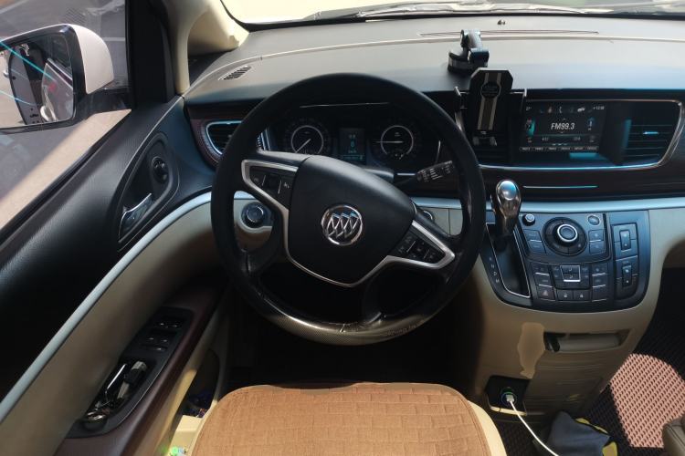 Used Buick GL8 2017 25S Luxury Version China V Standard Steering Wheel