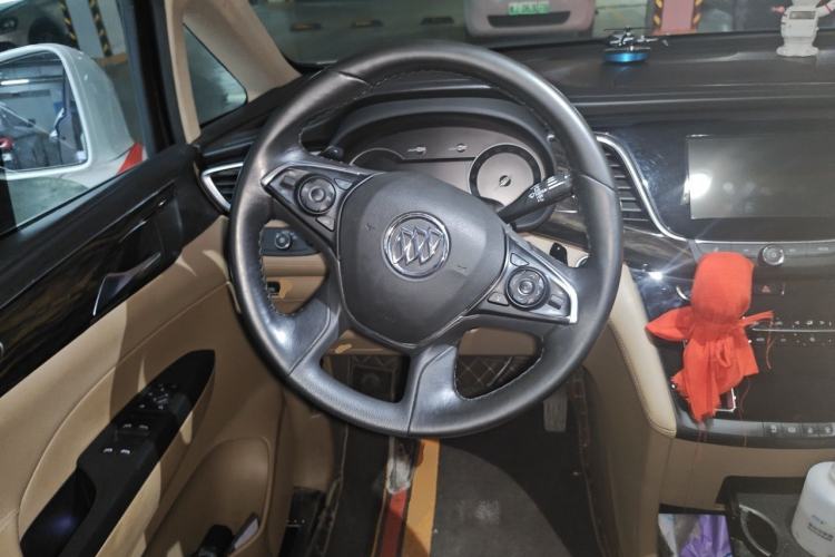 Used Buick GL8 2017 ES 28T Luxury Model China V Standard Steering Wheel