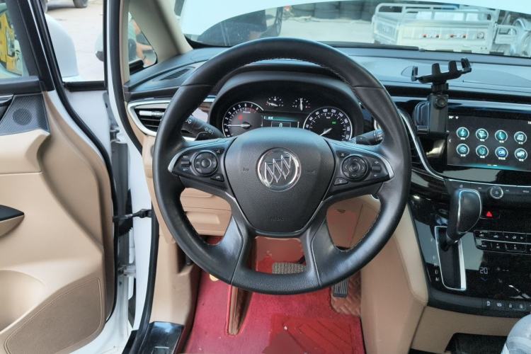 Used Buick GL8 2017 ES 28T Luxury Model China V Standard Steering Wheel